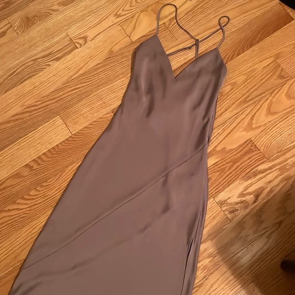 Babaton silk dress with slit - Picture 1 of 3